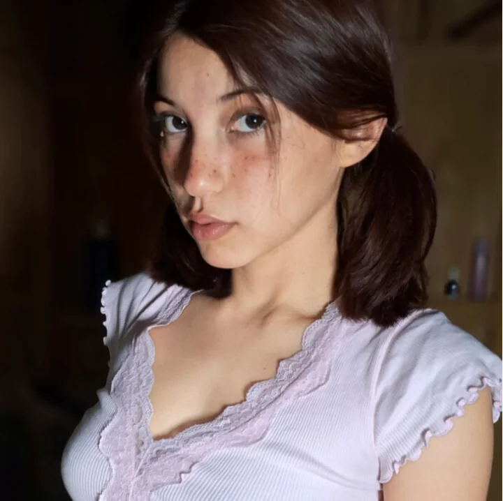 Lily • 18 ginger 🍓🤍