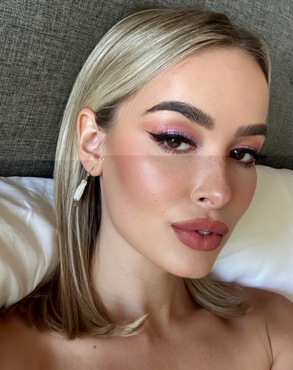 ⭐️ Elena Kamperi